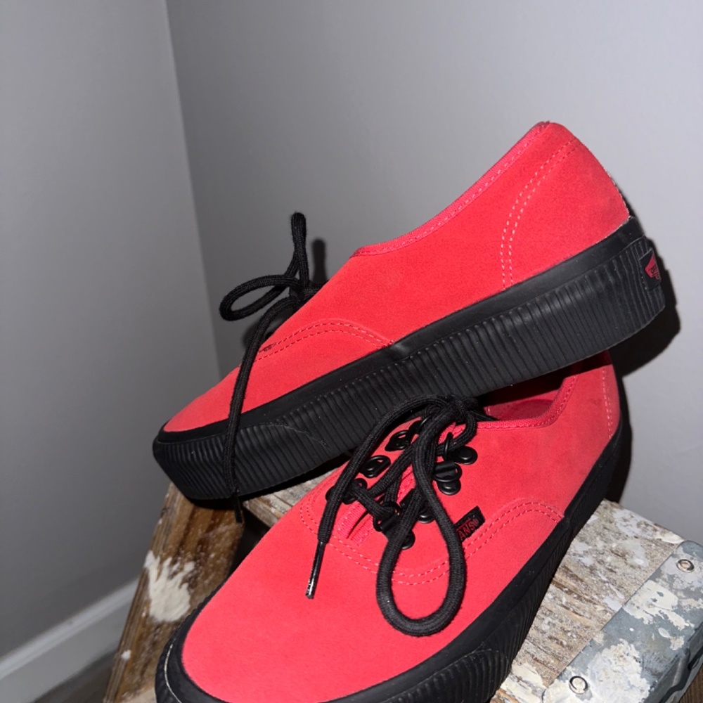 Pre-Owned Platform Vans - Picture 3 of 4